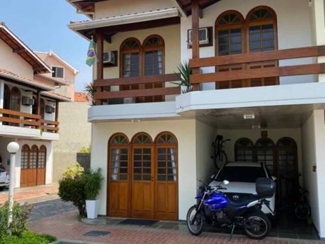 #612 - Casa para Venda em Niterói - RJ