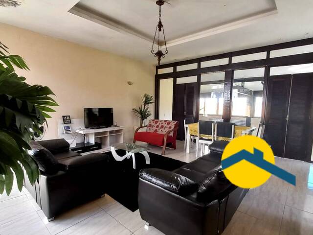 #717 - Casa para Venda em Niterói - RJ
