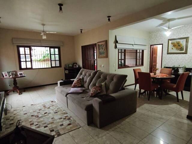 Casa para Venda em Niterói - 3