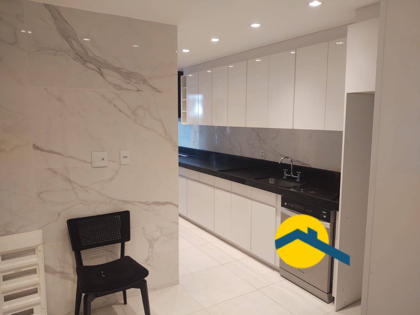 Apartamento à venda com 4 quartos, 140m² - Foto 32