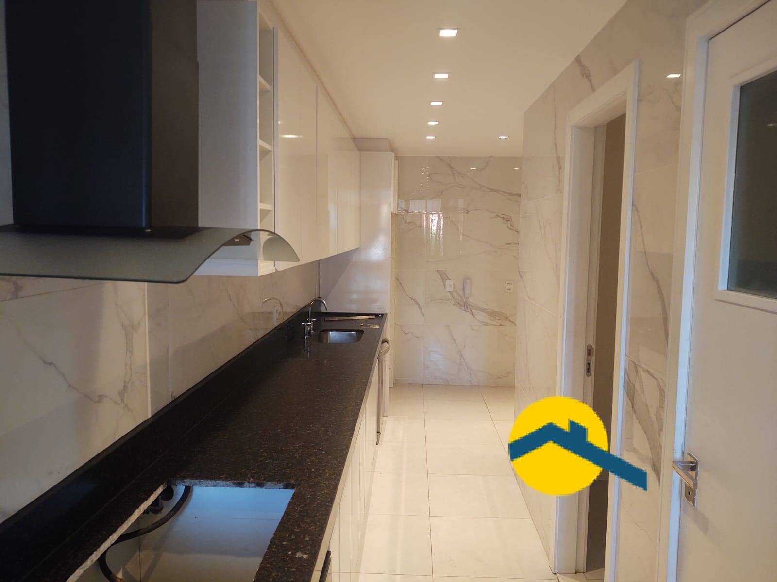 Apartamento à venda com 4 quartos, 140m² - Foto 35
