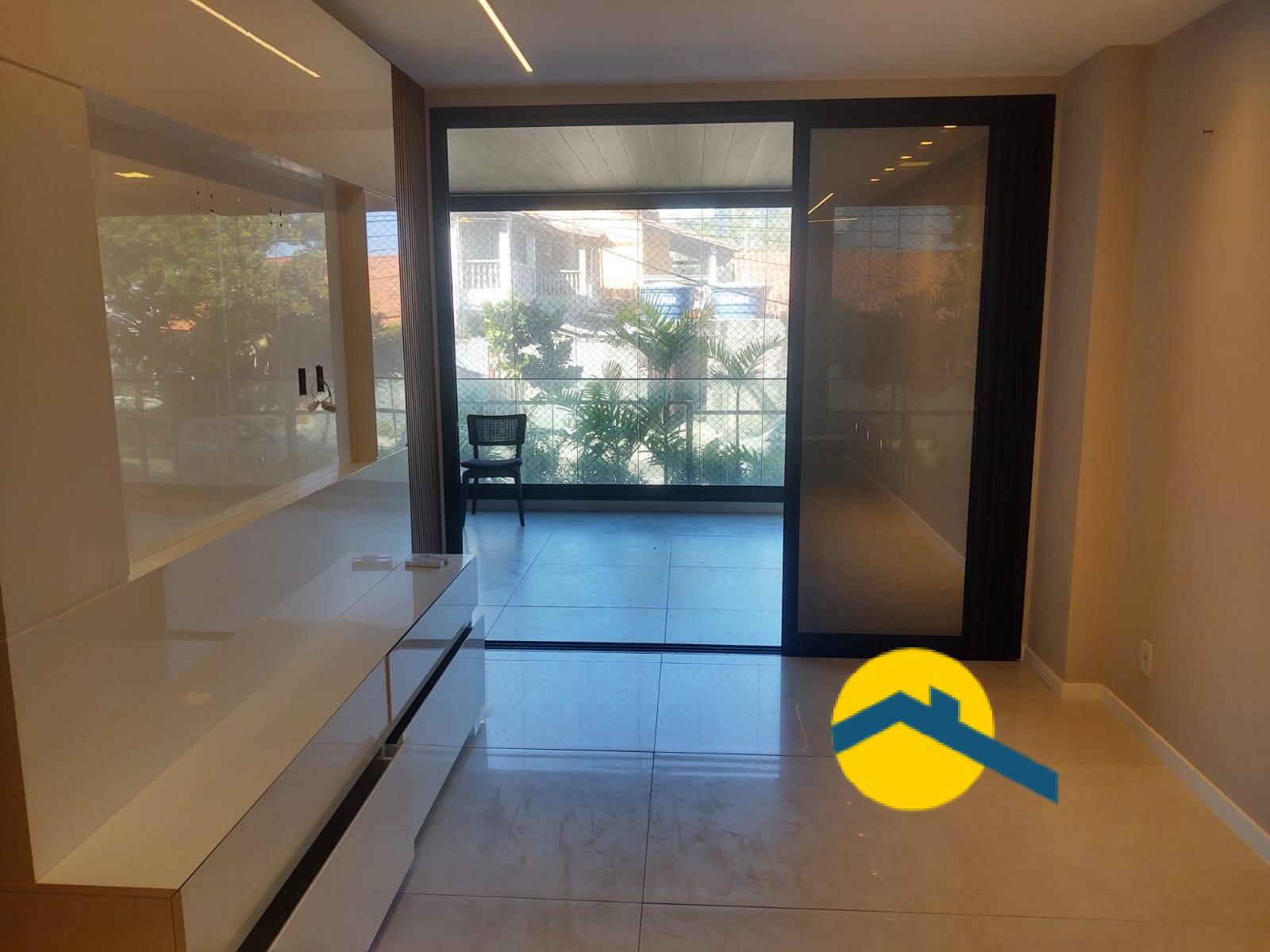 Apartamento à venda com 4 quartos, 140m² - Foto 2