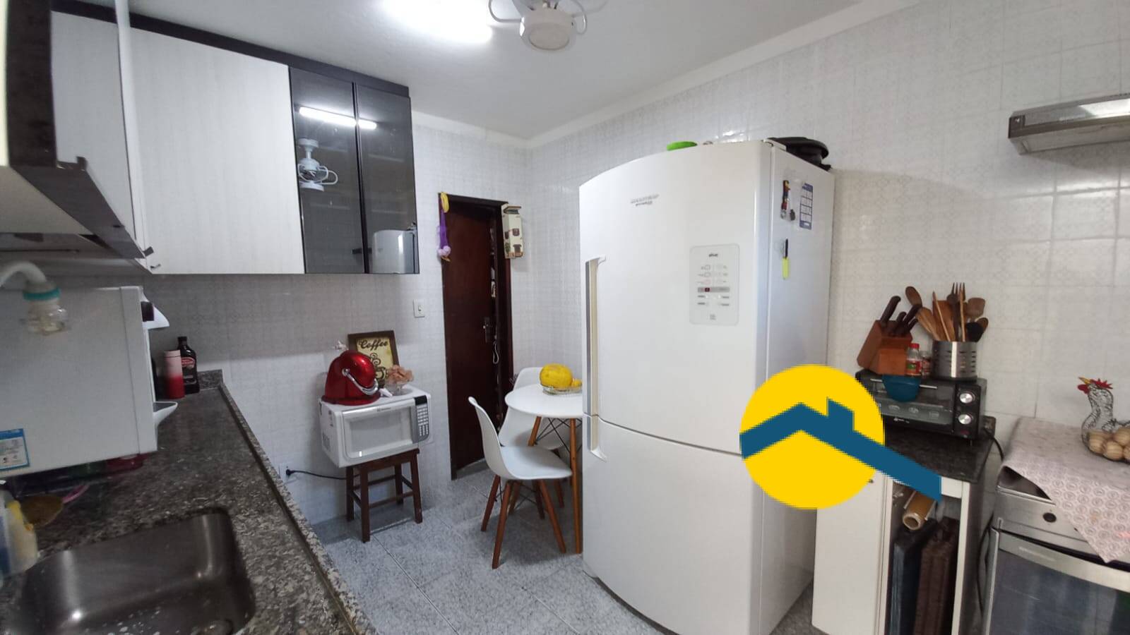 Casa, 4 quartos, 240 m² - Foto 28