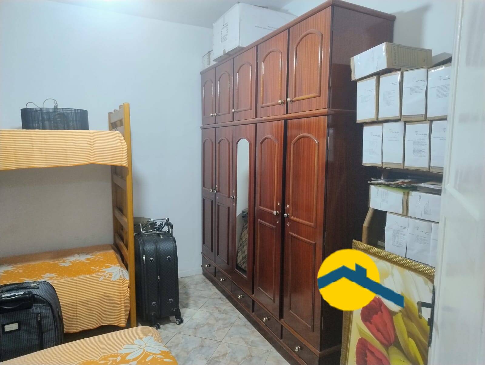 Casa à venda e aluguel com 8 quartos, 270m² - Foto 12