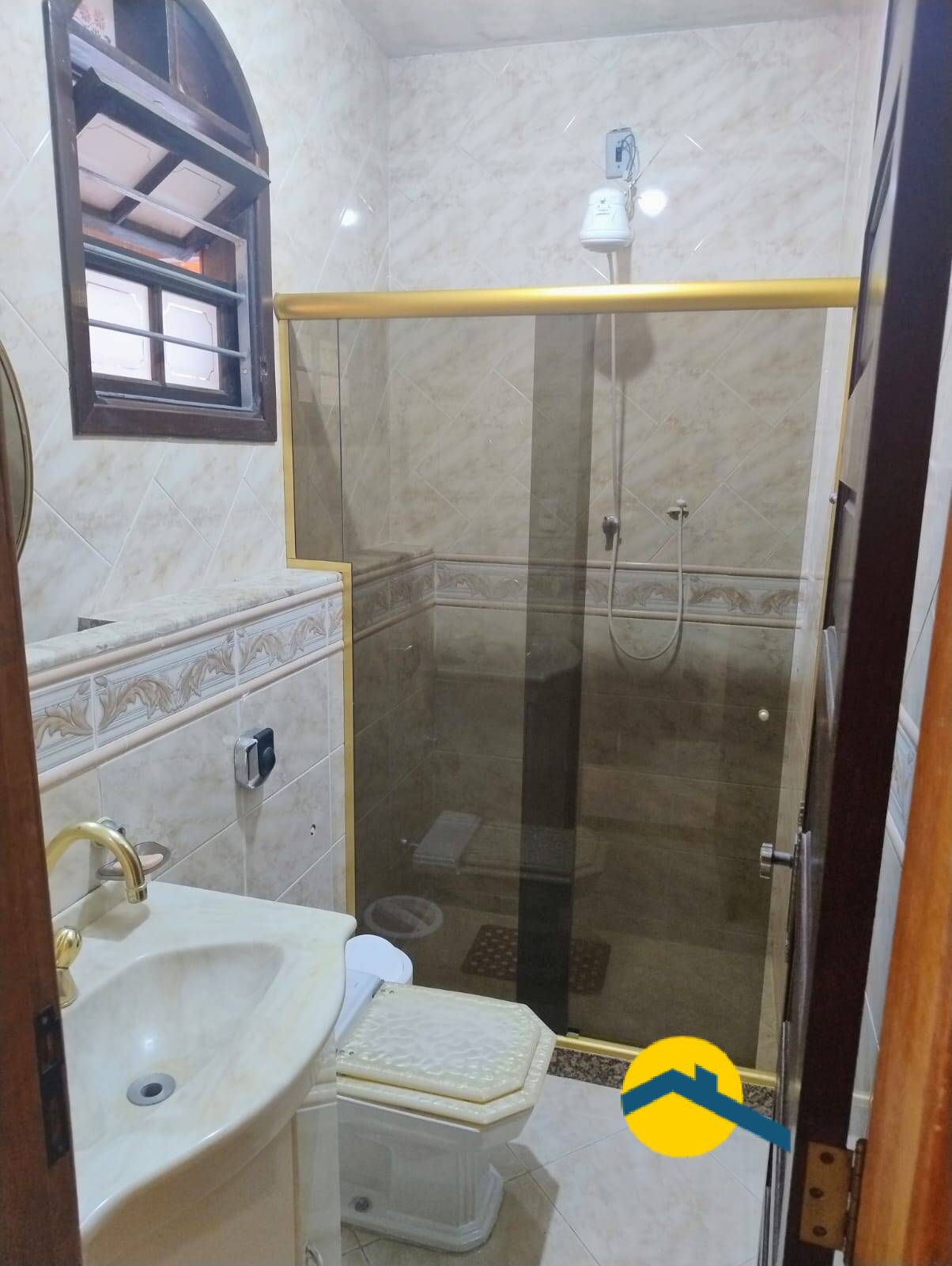 Casa à venda e aluguel com 8 quartos, 270m² - Foto 44