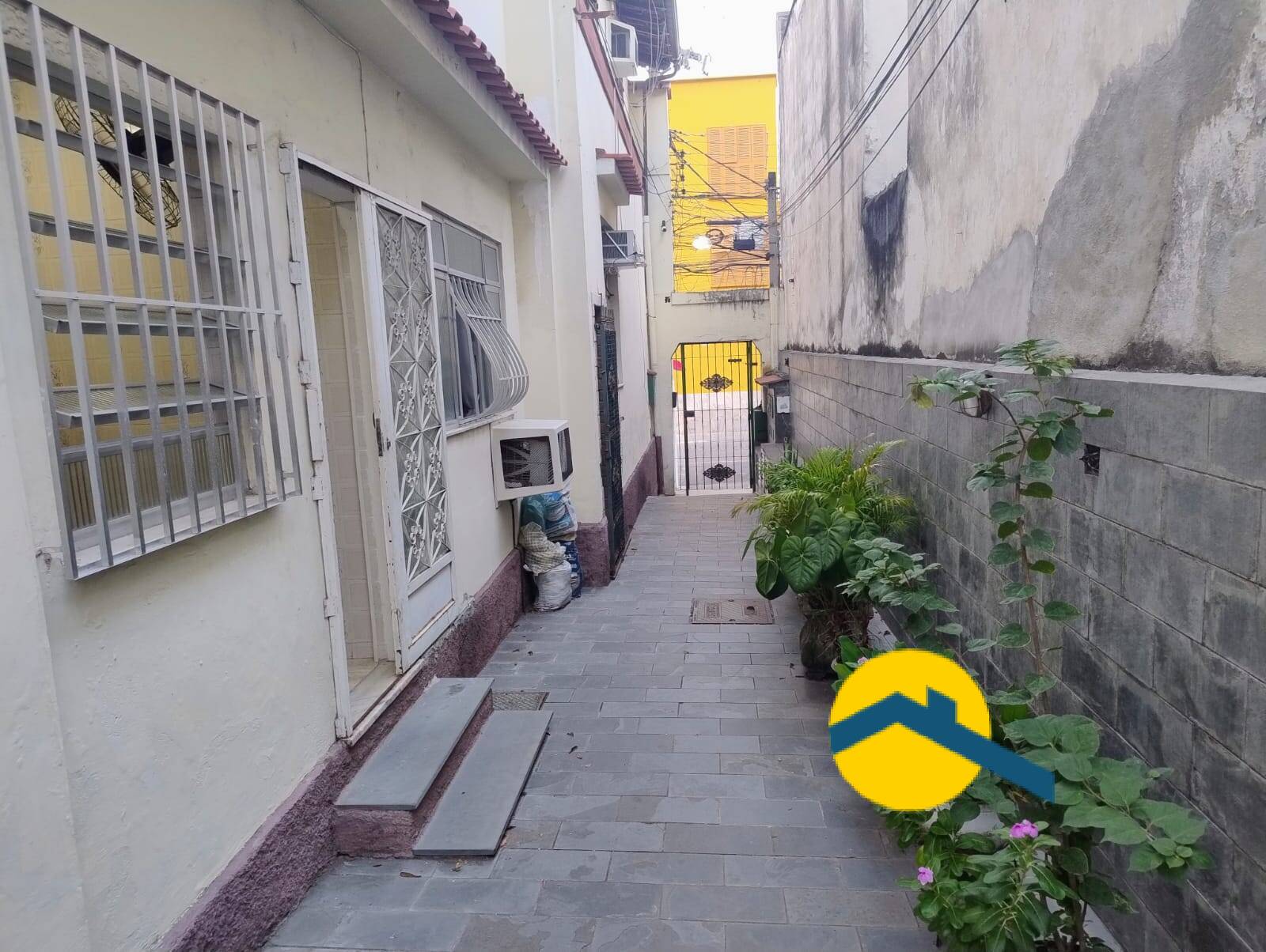 Casa à venda e aluguel com 8 quartos, 270m² - Foto 53
