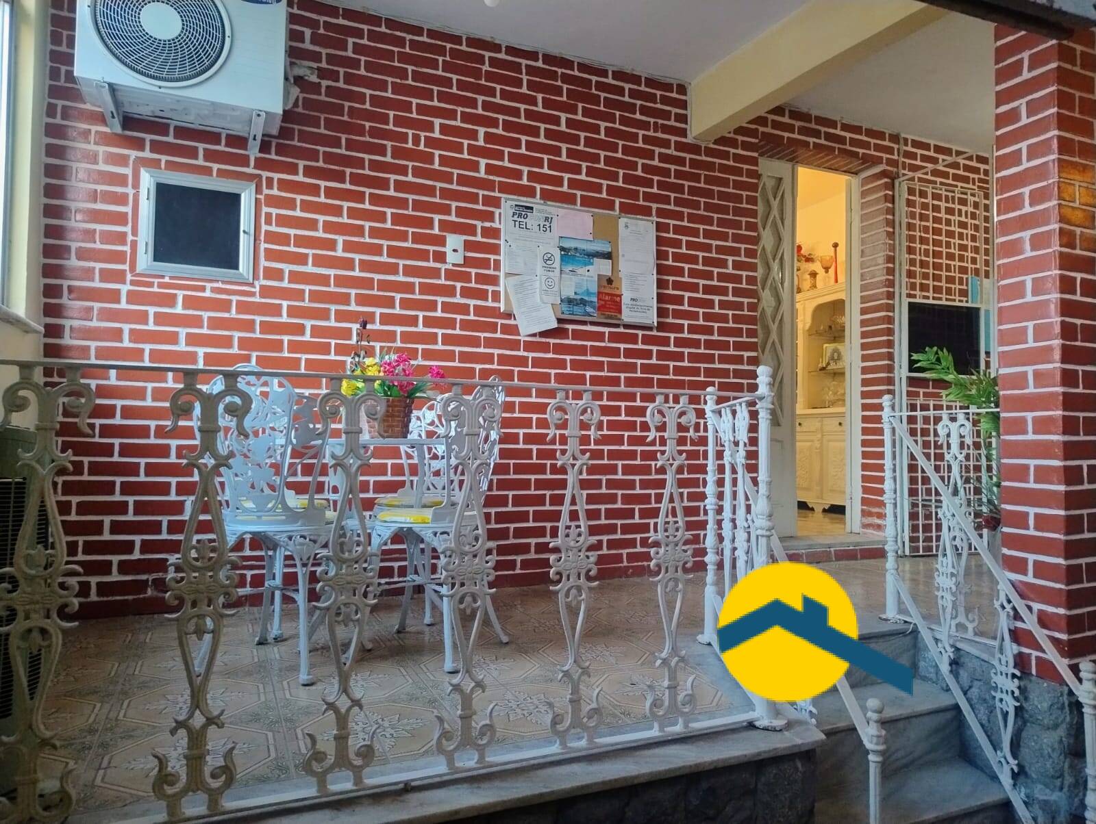 Casa à venda e aluguel com 8 quartos, 270m² - Foto 26