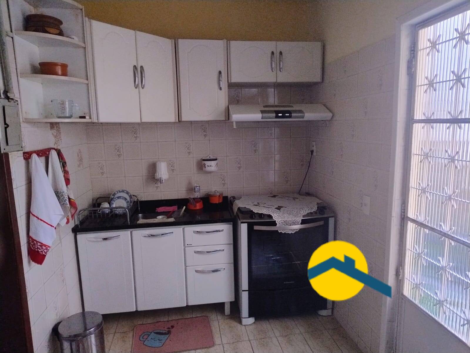 Casa à venda e aluguel com 8 quartos, 270m² - Foto 22