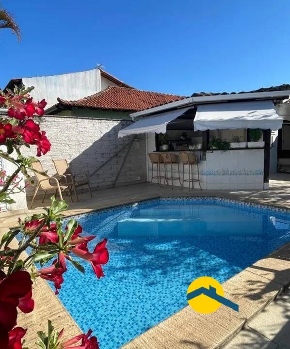 Casa linear vazia à venda em Piratininga - Niterói- Rio de janeiro