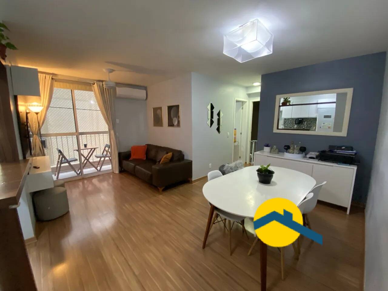 Apartamento à venda com 2 quartos, 65m² - Foto 1