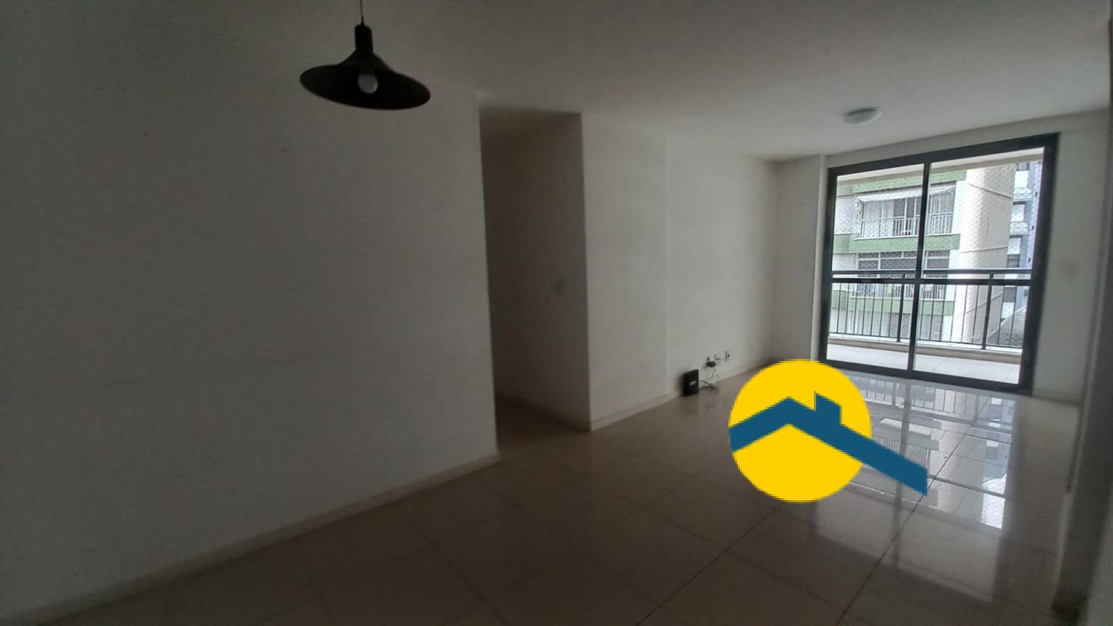 Apartamento à venda com 3 quartos, 100m² - Foto 3