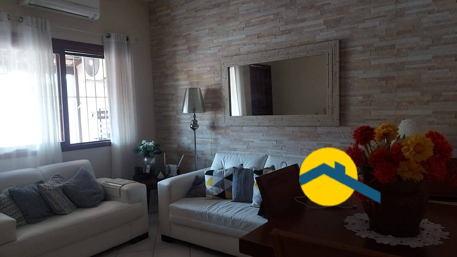 Casa à venda com 2 quartos, 78m² - Foto 3