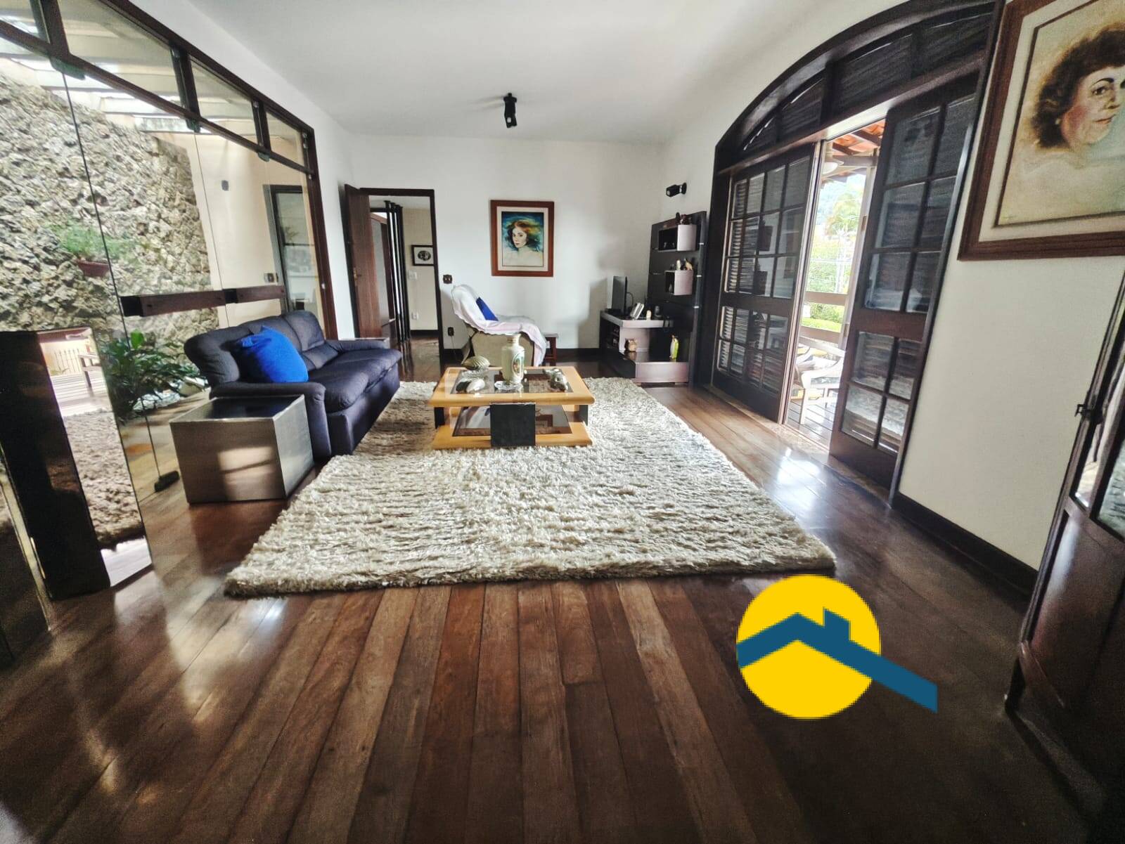 Casa à venda com 5 quartos, 600m² - Foto 1