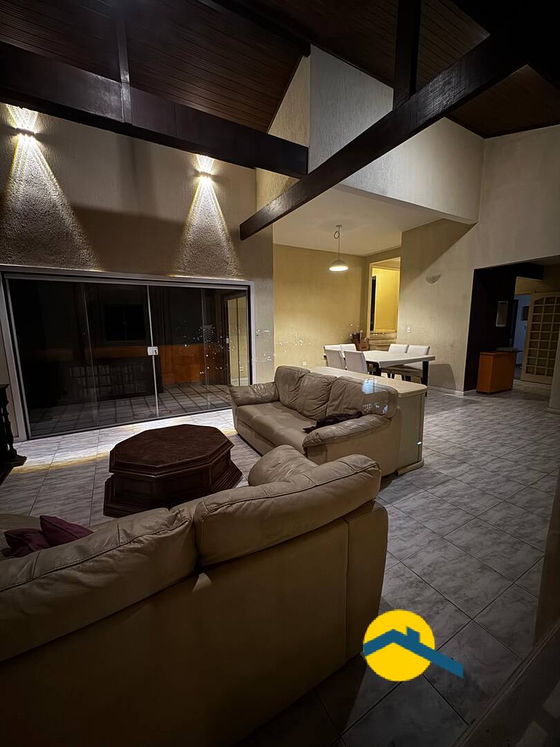 Casa à venda com 4 quartos - Foto 1