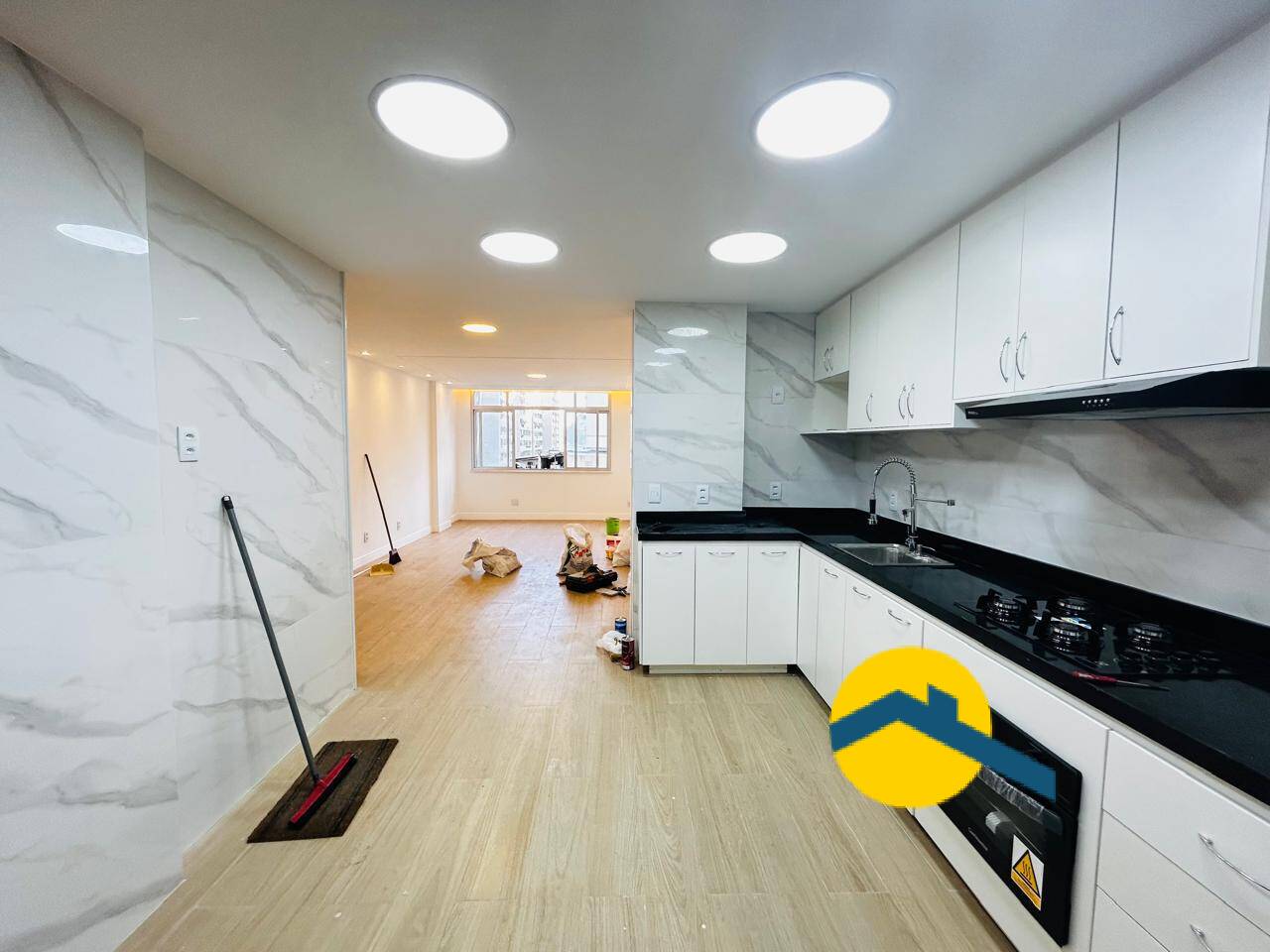 Apartamento à venda com 3 quartos, 110m² - Foto 9