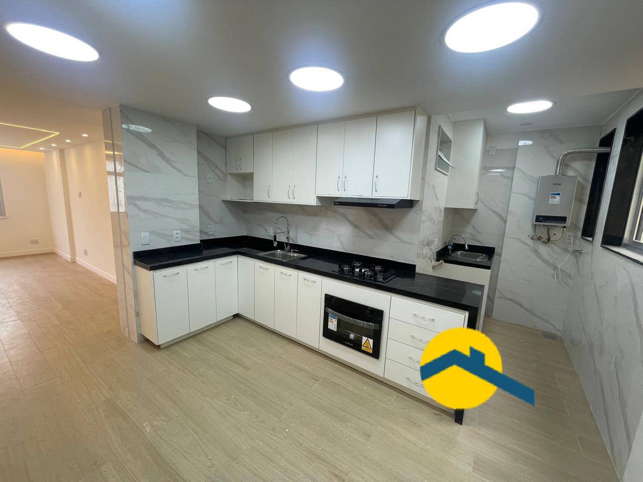 Apartamento à venda com 3 quartos, 110m² - Foto 1
