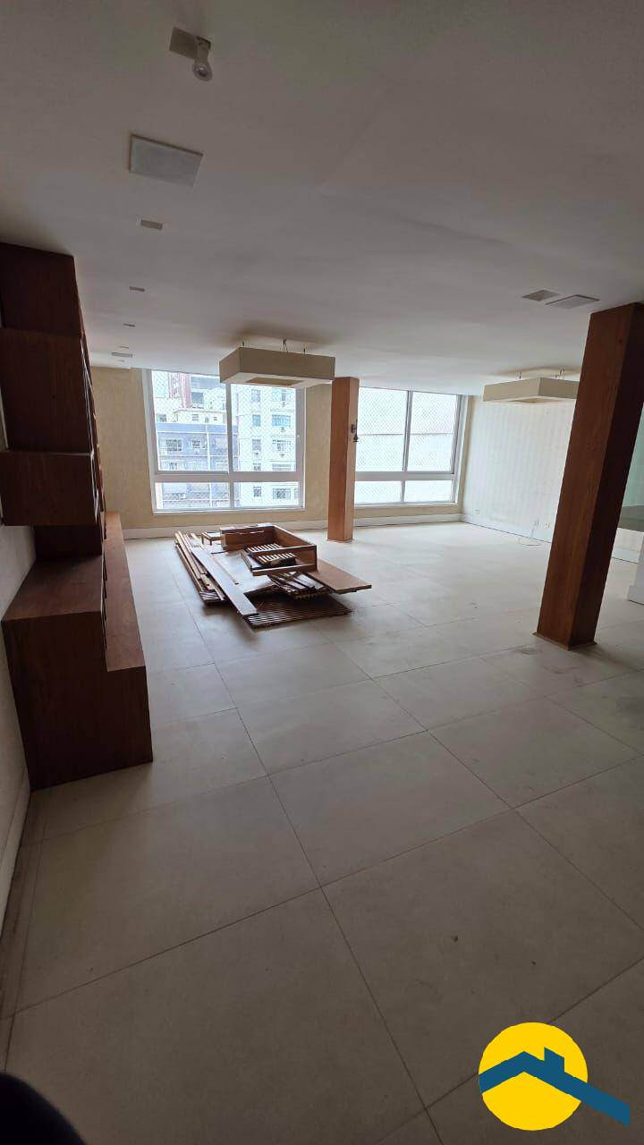 Cobertura, 3 quartos, 220 m² - Foto 2