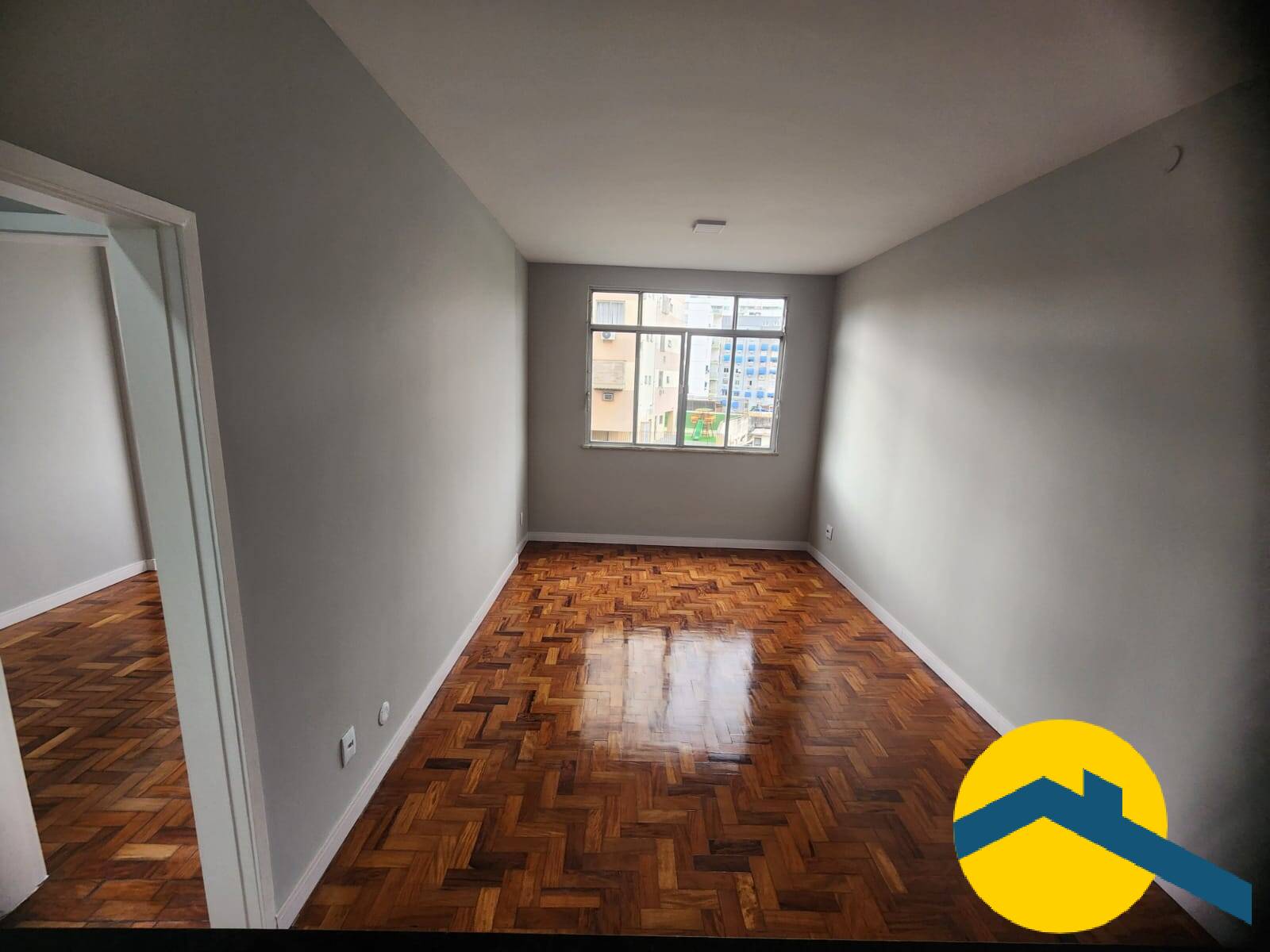 Apartamento 2 quarto vazio a venda em Santa Rosa - Niterói - Rio de Janeiro