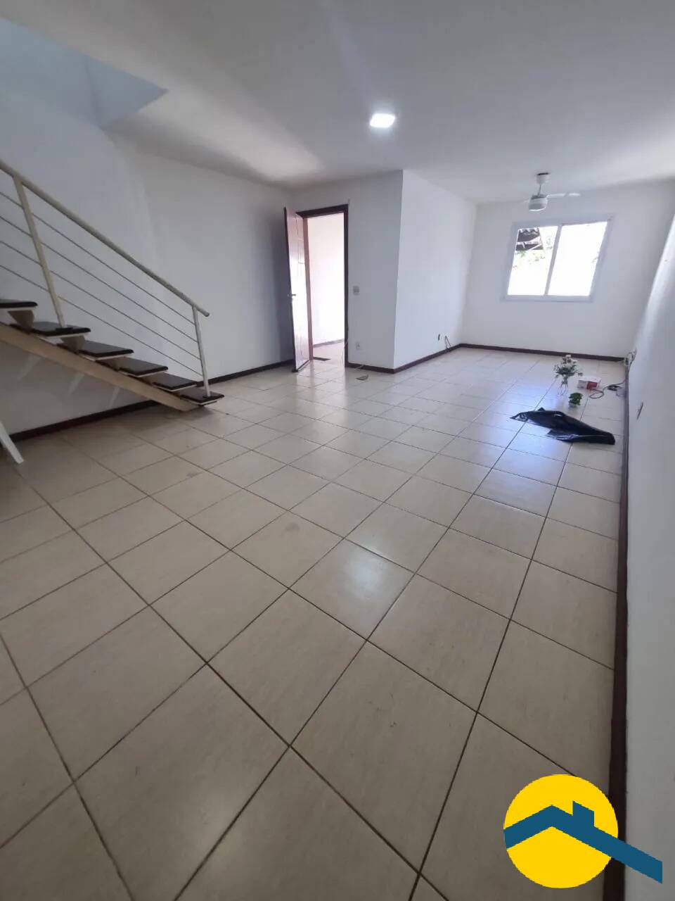 Casa duplex vazia à venda em Itaipu - Niterói- Rio de janeiro