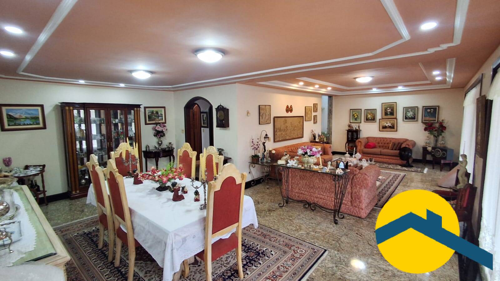 Excelente casa duplex à venda em São Francisco - Niterói - Rio de Janeiro